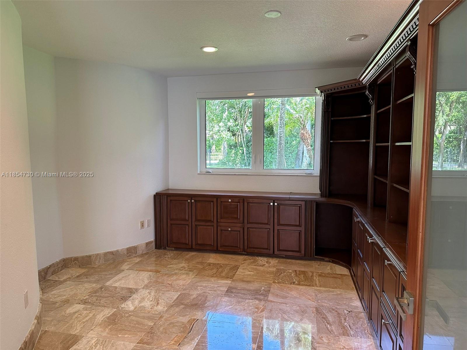 HELMS COUNTRY ESTATES RE- - Residential