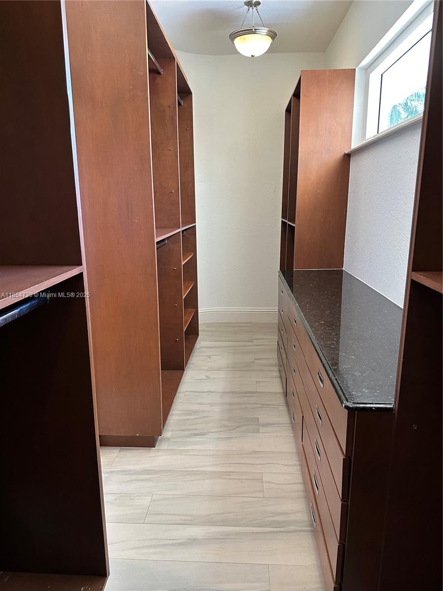 HELMS COUNTRY ESTATES RE- - Residential