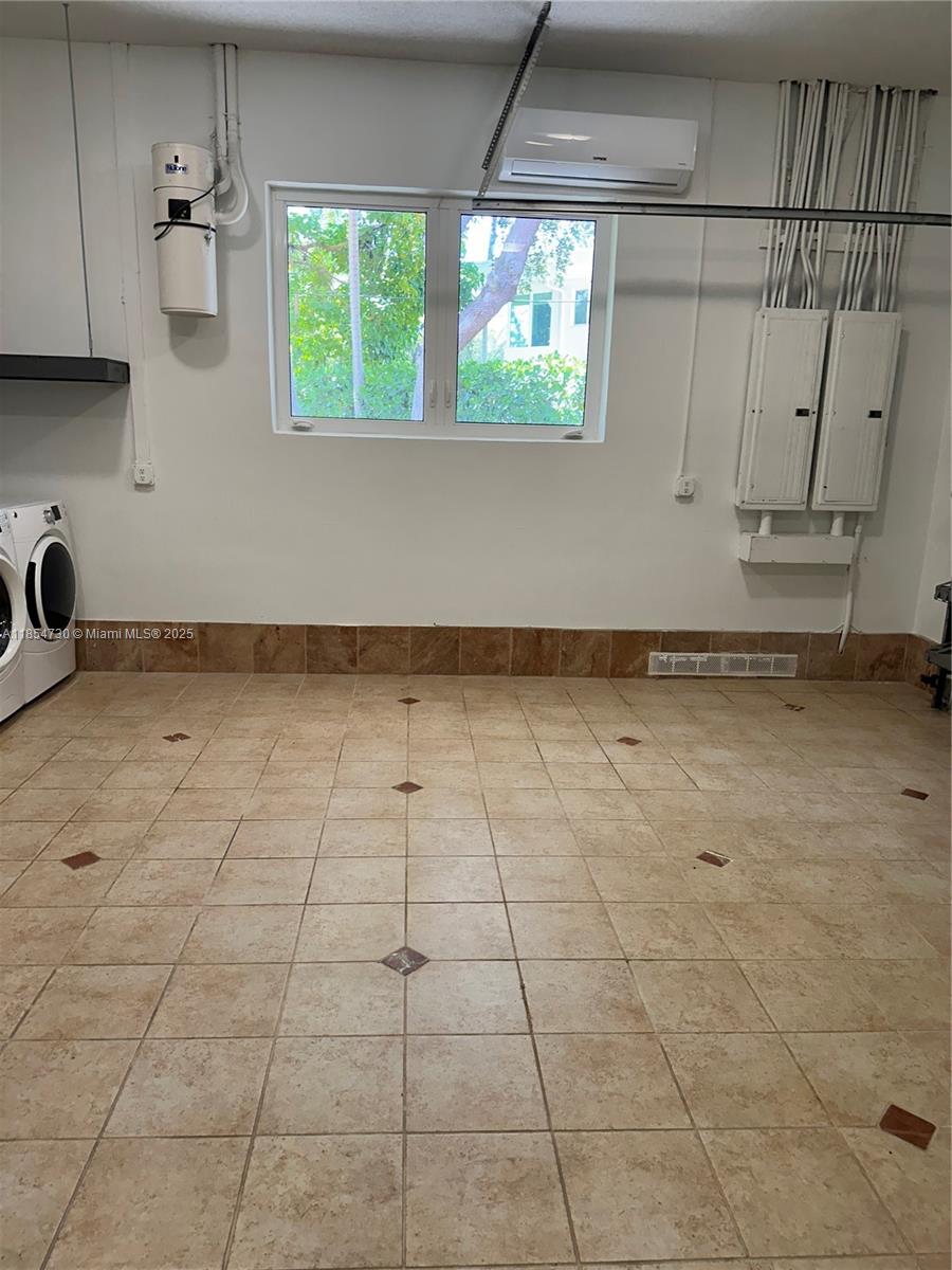 HELMS COUNTRY ESTATES RE- - Residential