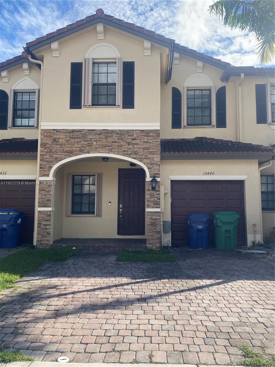 CENTURY GARDENS AT TAMIAM - Residential Lease