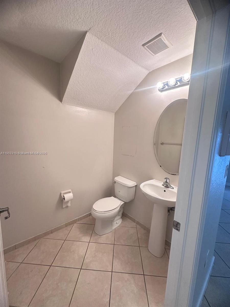 CENTURY GARDENS AT TAMIAM - Residential Lease