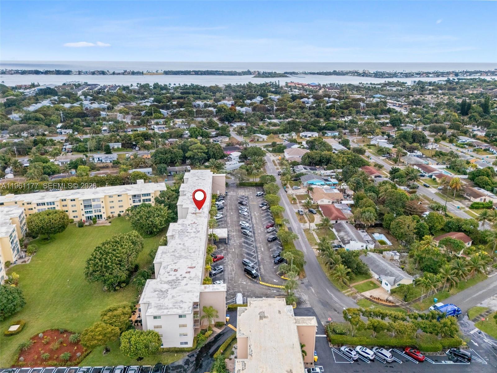 VILLAGE ROYALE GREENDALE - Residential