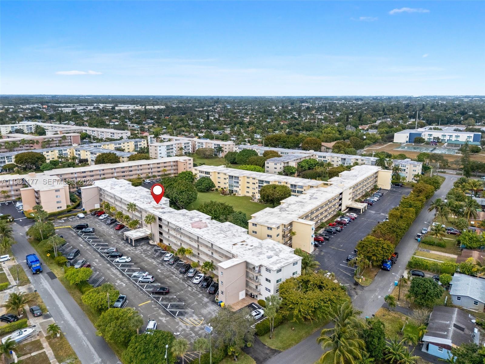 VILLAGE ROYALE GREENDALE - Residential