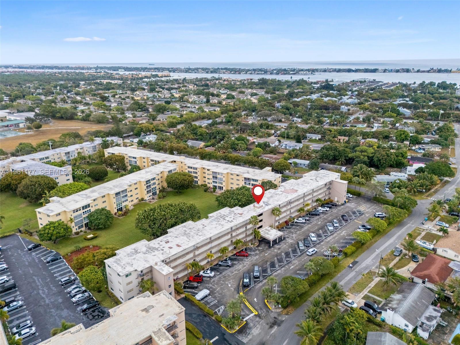 VILLAGE ROYALE GREENDALE - Residential