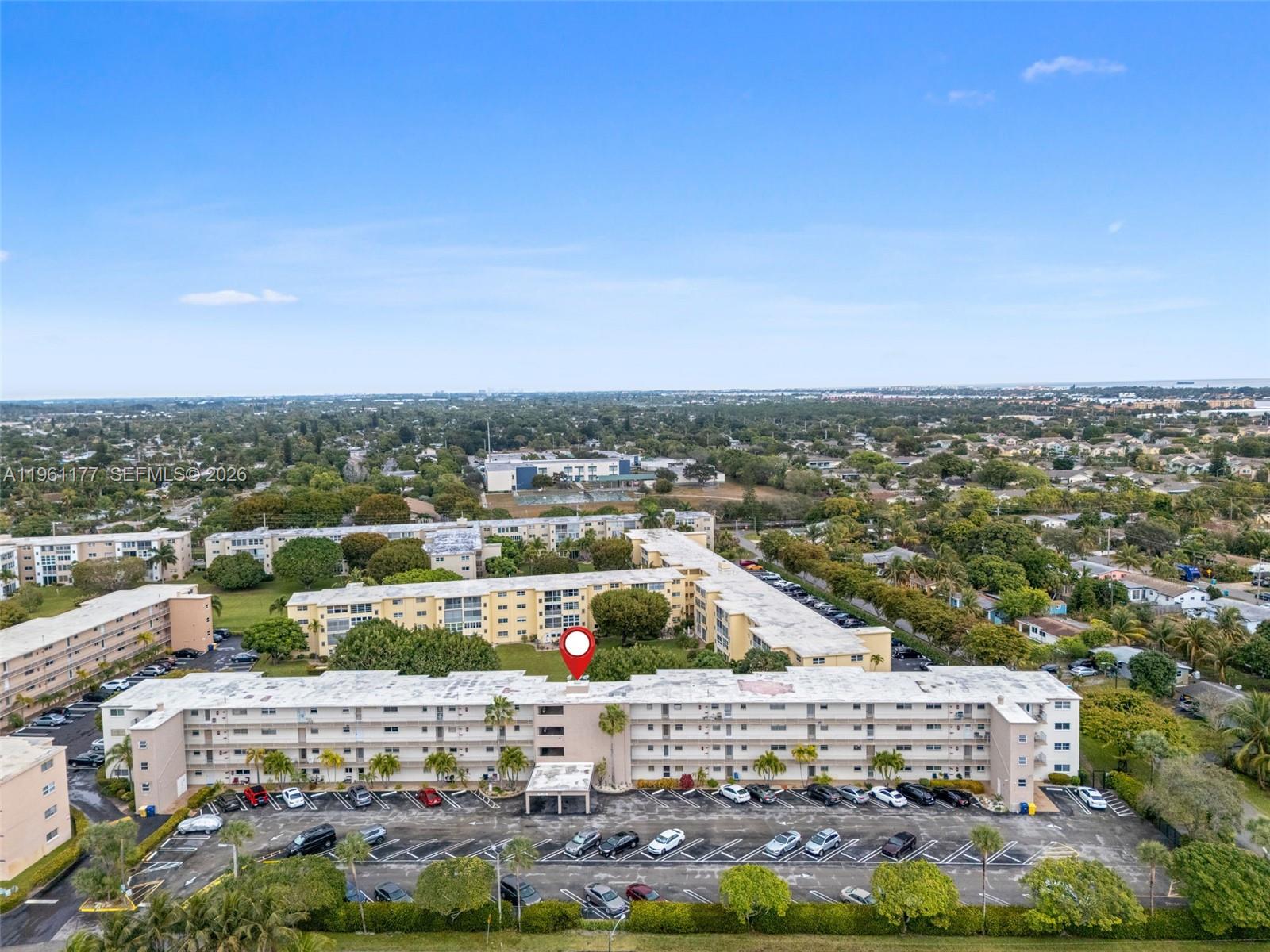 VILLAGE ROYALE GREENDALE - Residential