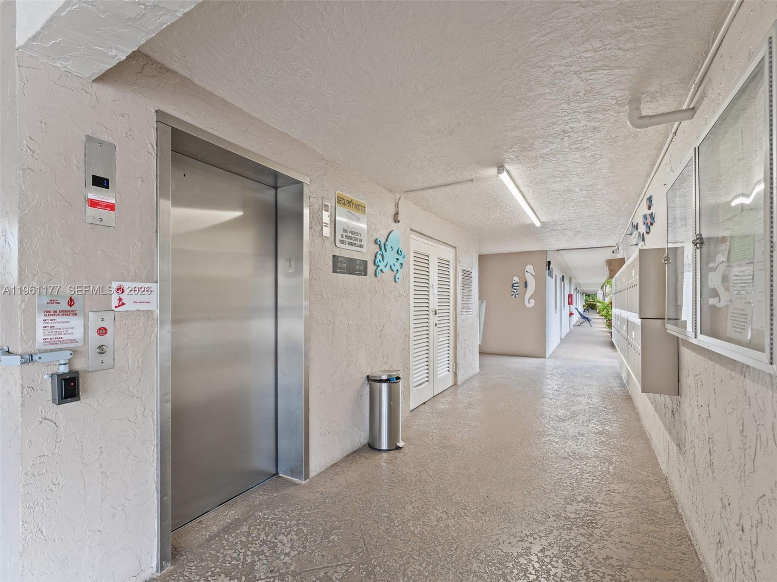 VILLAGE ROYALE GREENDALE - Residential