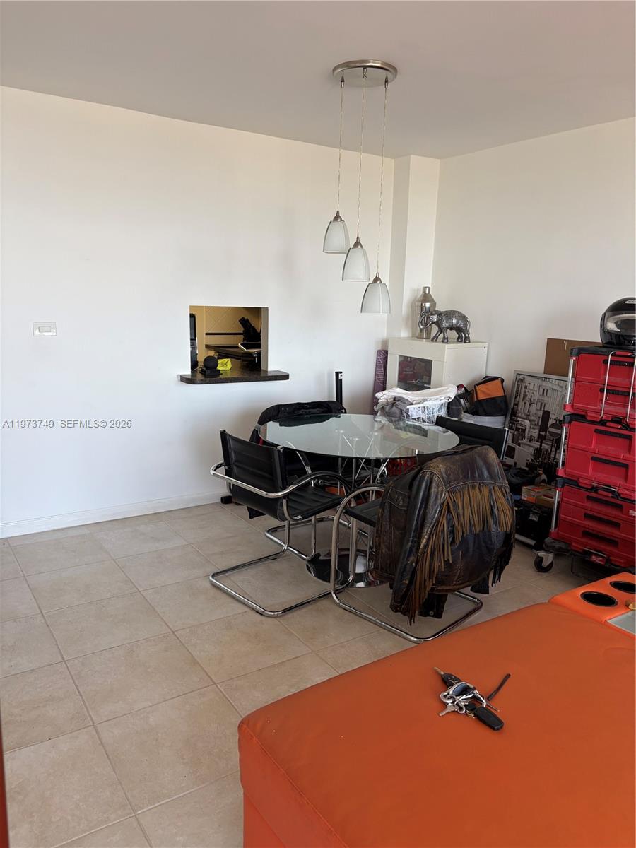 BAYVIEW TOWERS CONDO SOUT - Residential