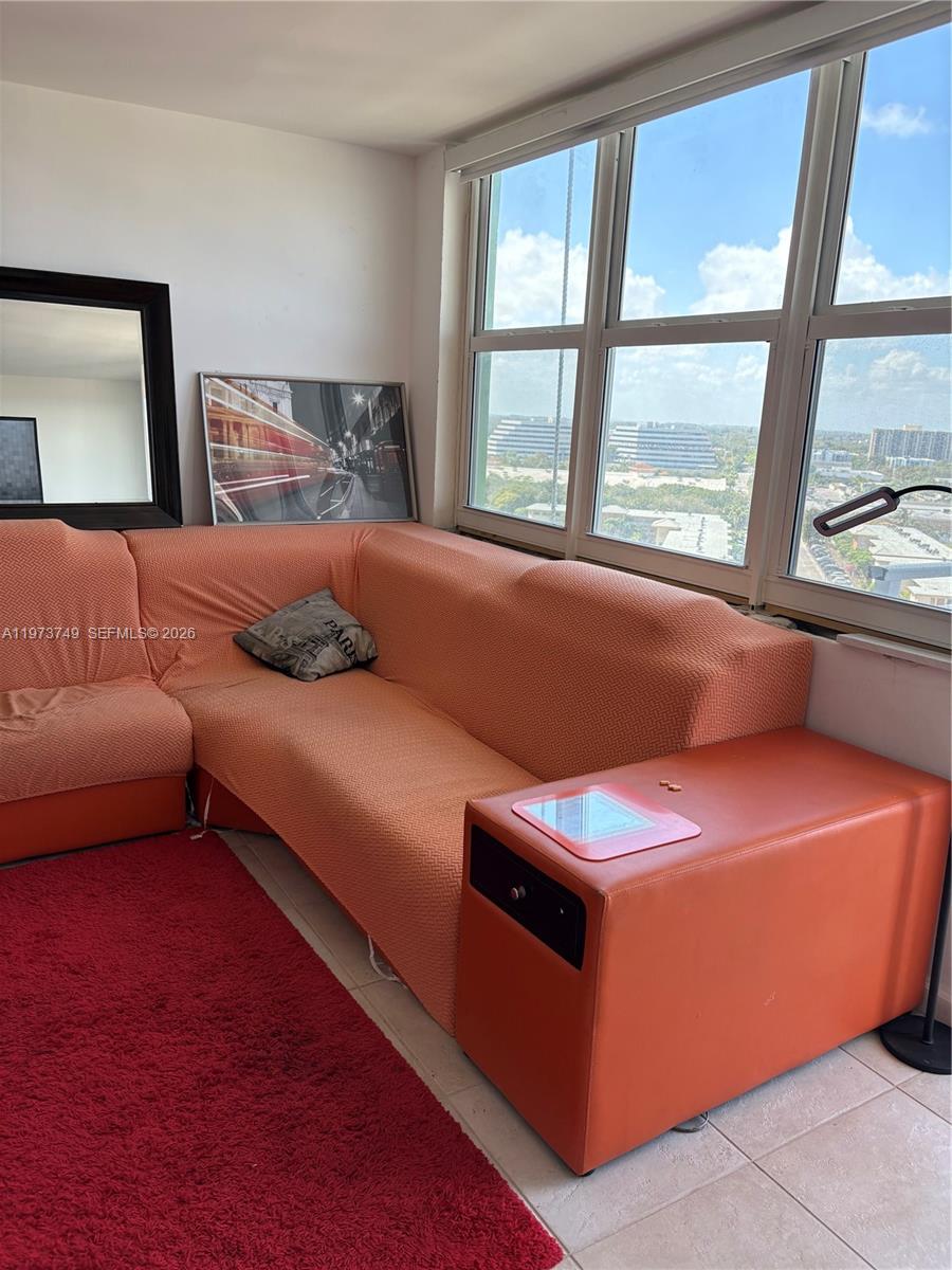 BAYVIEW TOWERS CONDO SOUT - Residential