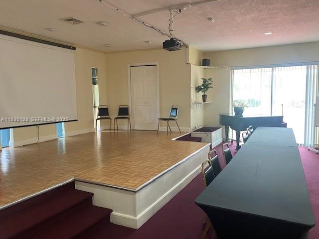 GREEN HILLS PARK WEST NO - Residential