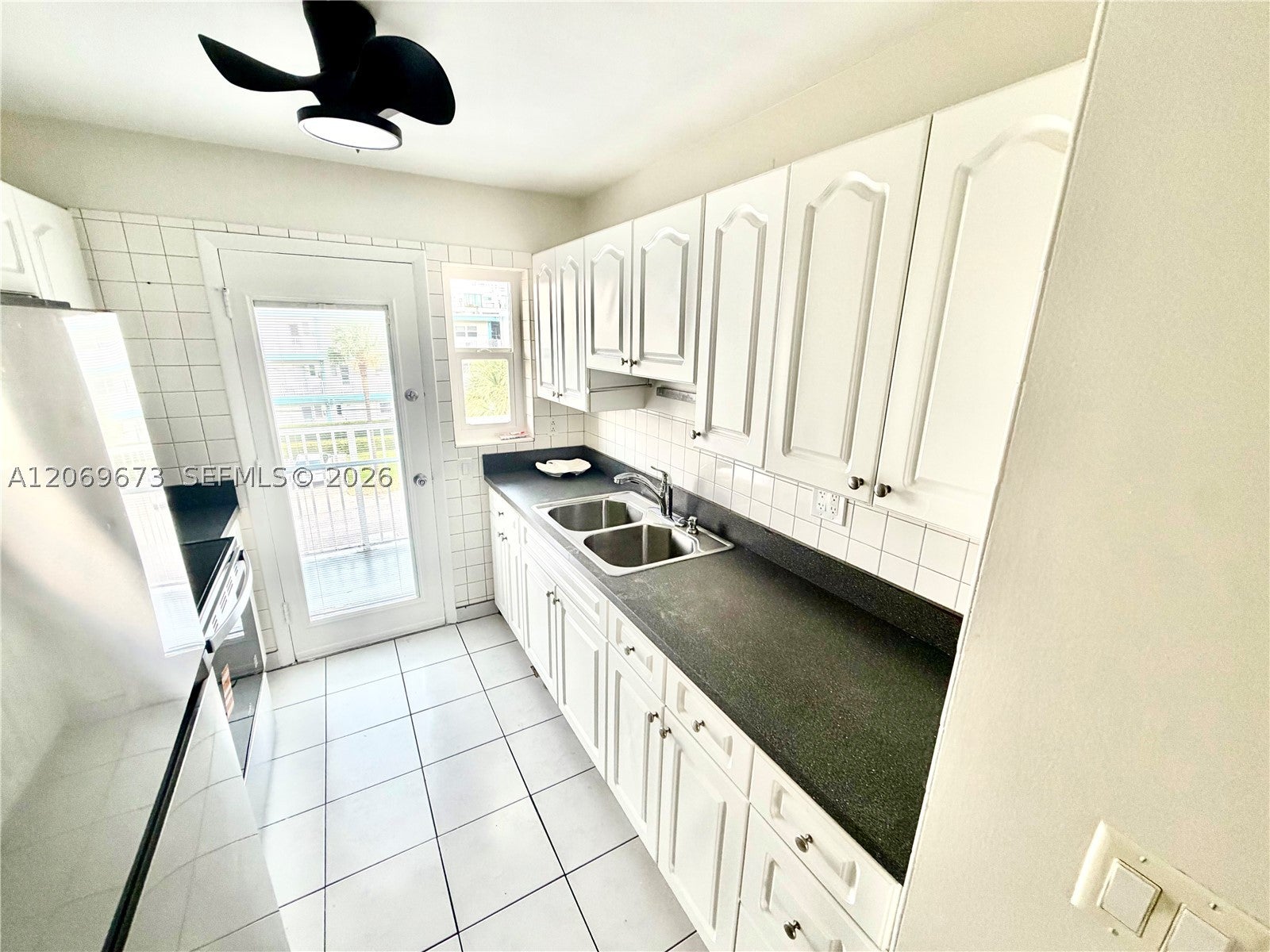 3922 NE 166th St S306