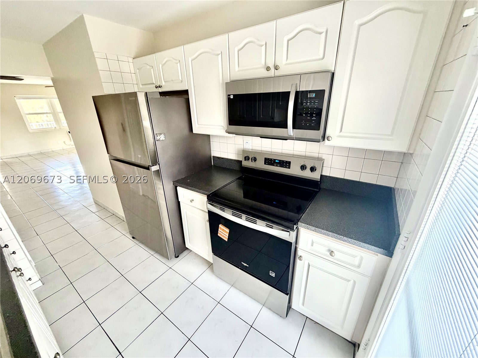 3922 NE 166th St S306