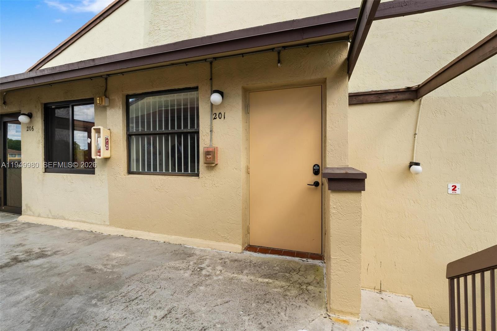 View photos, virtual tours, details... 475 NW 210th St 201