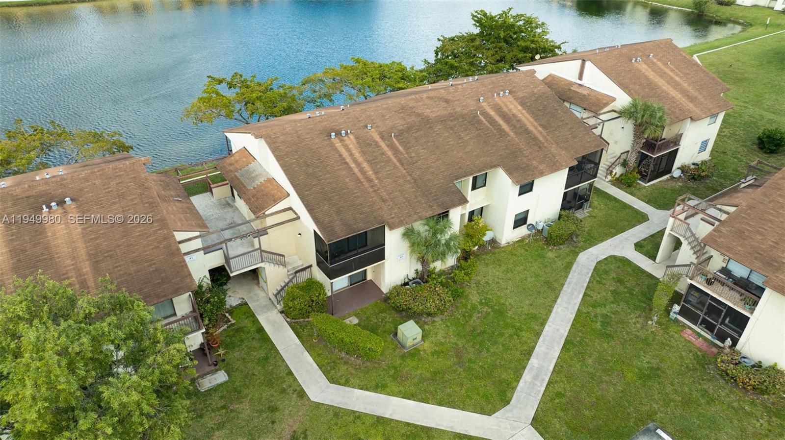 MCARTHUR PARK MISTY LK CO - Residential