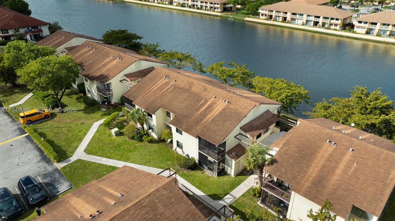 MCARTHUR PARK MISTY LK CO - Residential