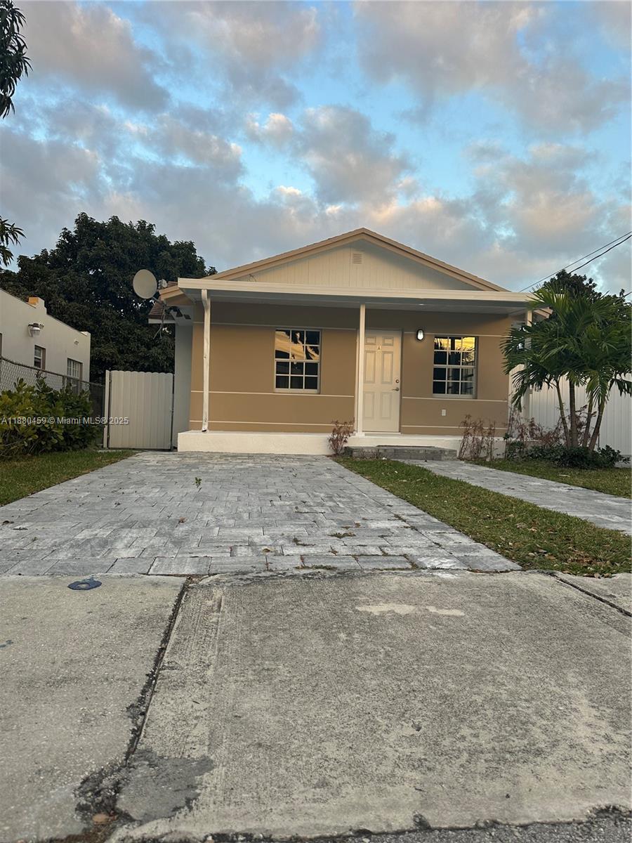 Nestled in the vibrant heart of Miami, this exquisitely renovated 1 bedroom, 1 bathroom residence embodies elegance. Boasting brand-new appliances and refined finishes throughout, this home offers a perfect blend of style and comfort.An exceptional opportunity for those seeking a sophisticated urban lifestyle in a prime location. Call Lorenzo to make a appointment.