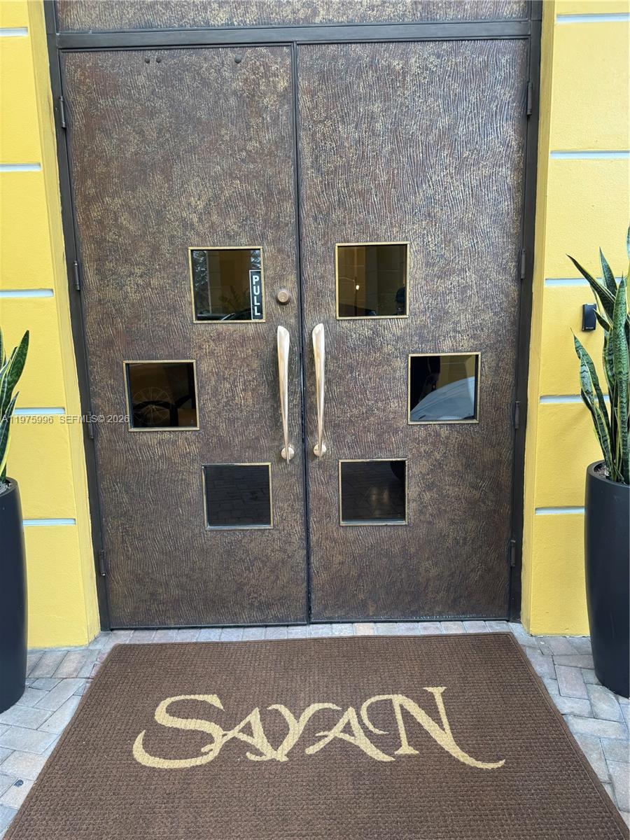 SAYAN CONDO - Residential
