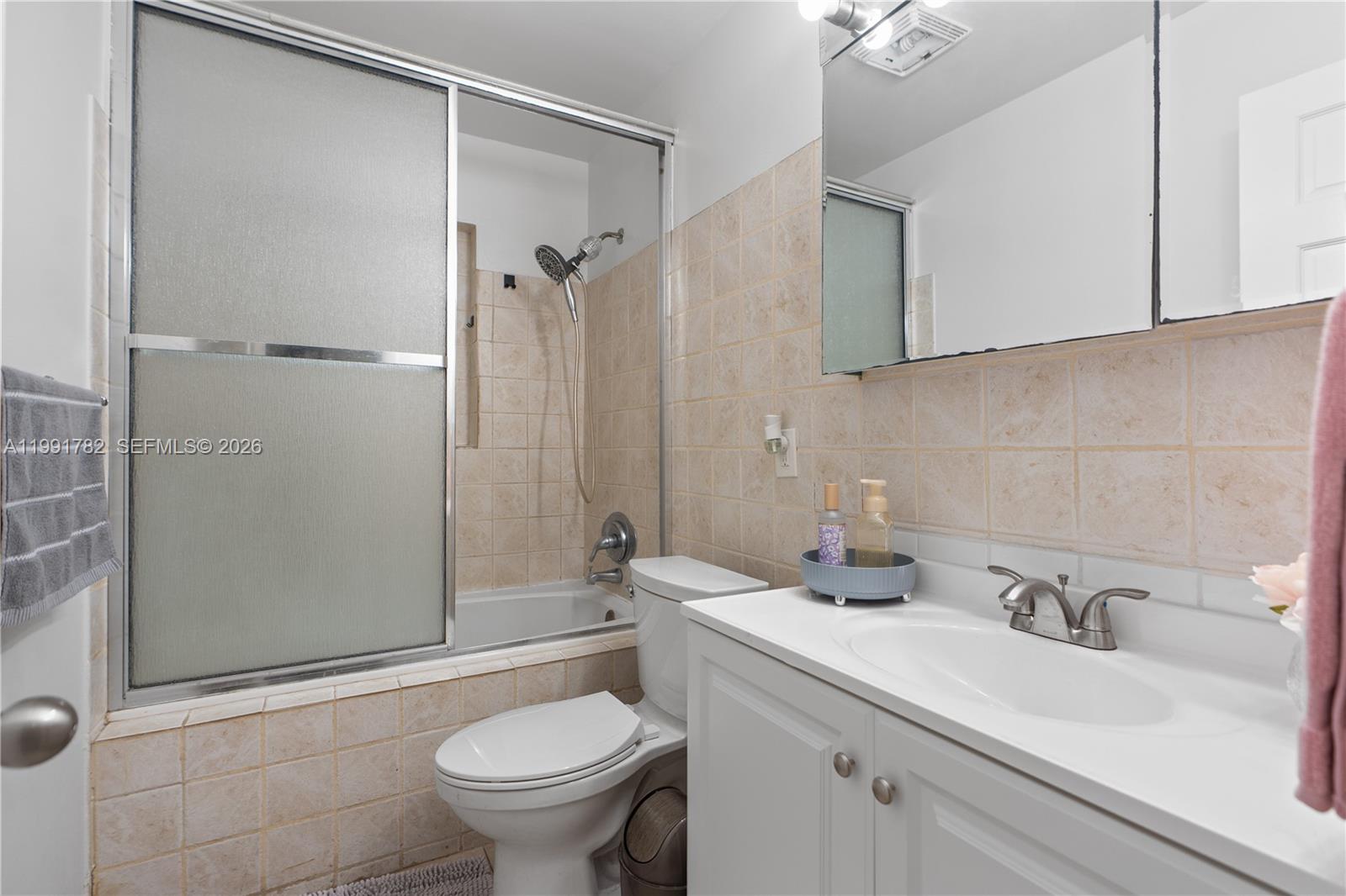 POMPANO GOLF ESTATES 1ST - Residential