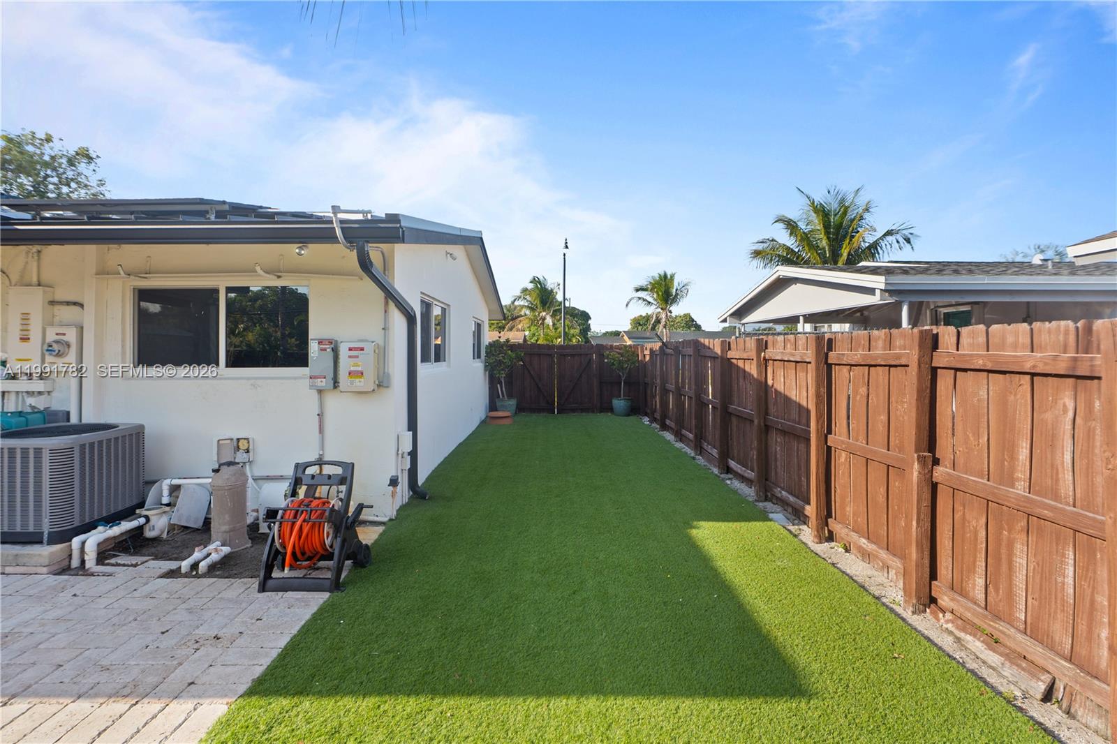 POMPANO GOLF ESTATES 1ST - Residential