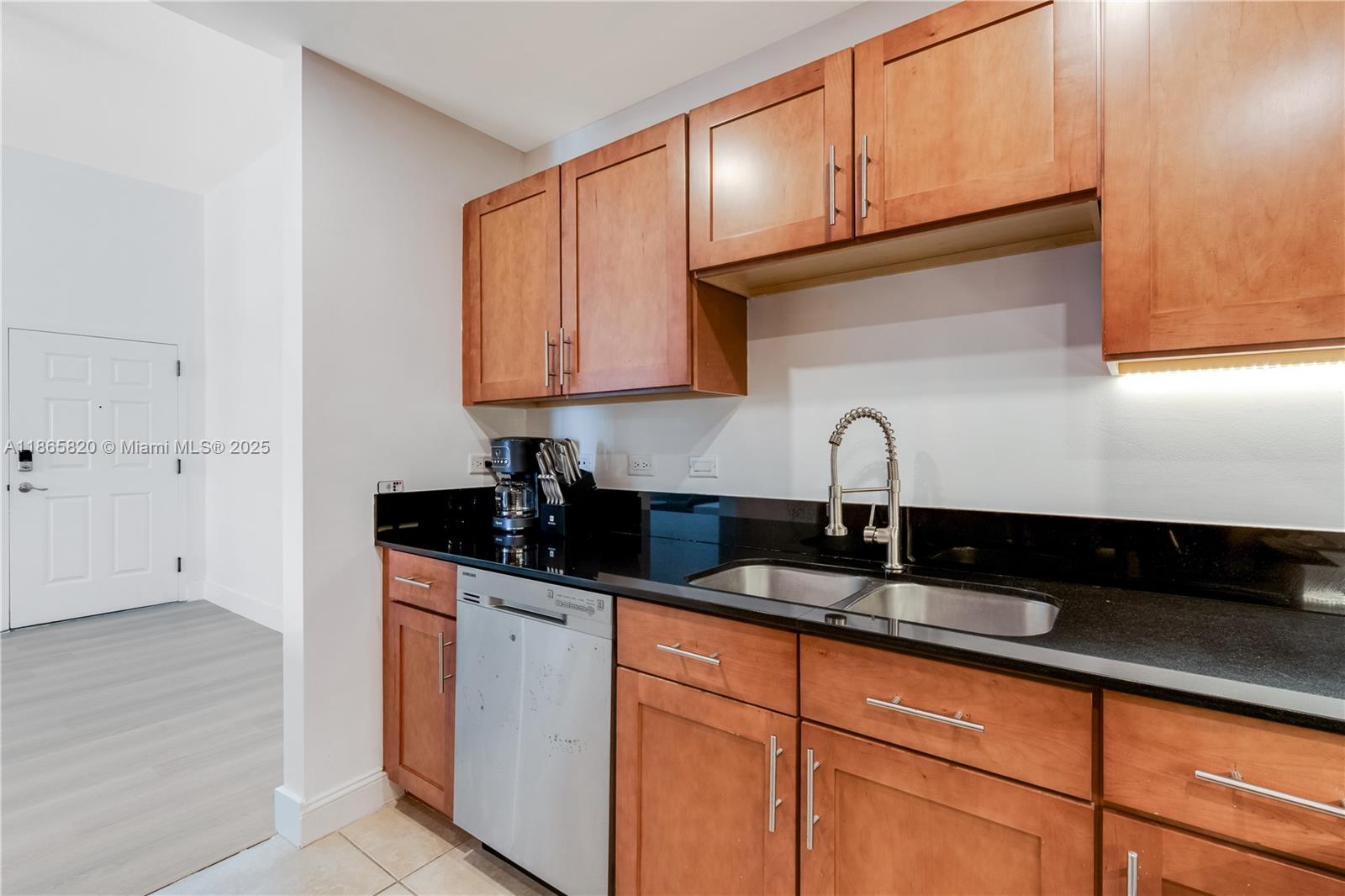 COLONNADE AT DADELAND SW - Residential