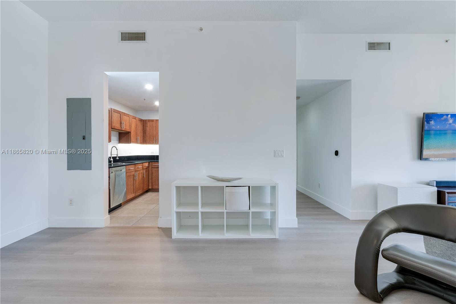 COLONNADE AT DADELAND SW - Residential