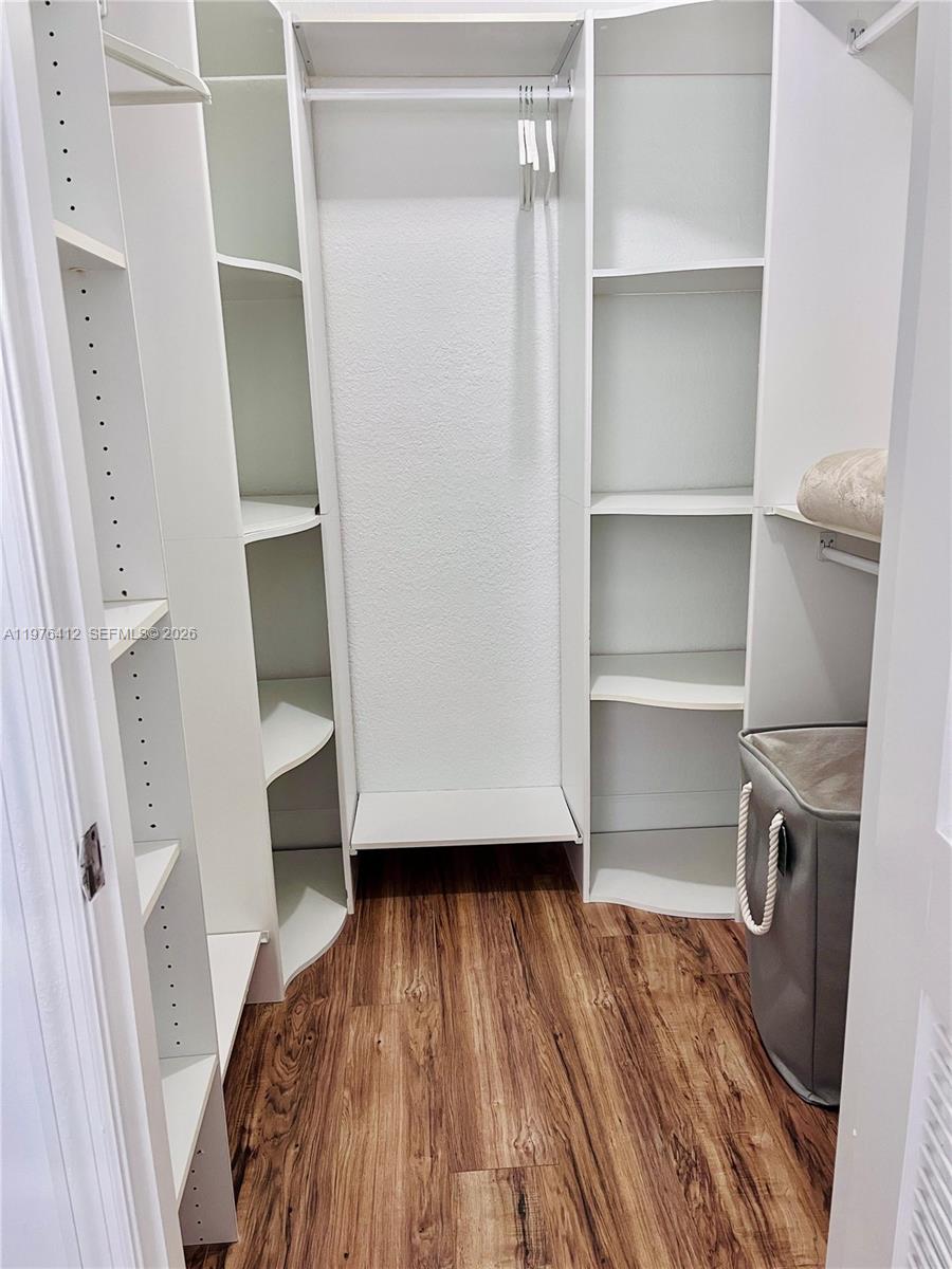 401 BLU OF NORTH BEACH CO - Residential Lease