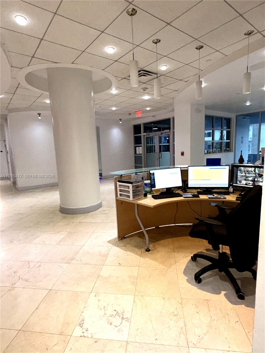 401 BLU OF NORTH BEACH CO - Residential Lease