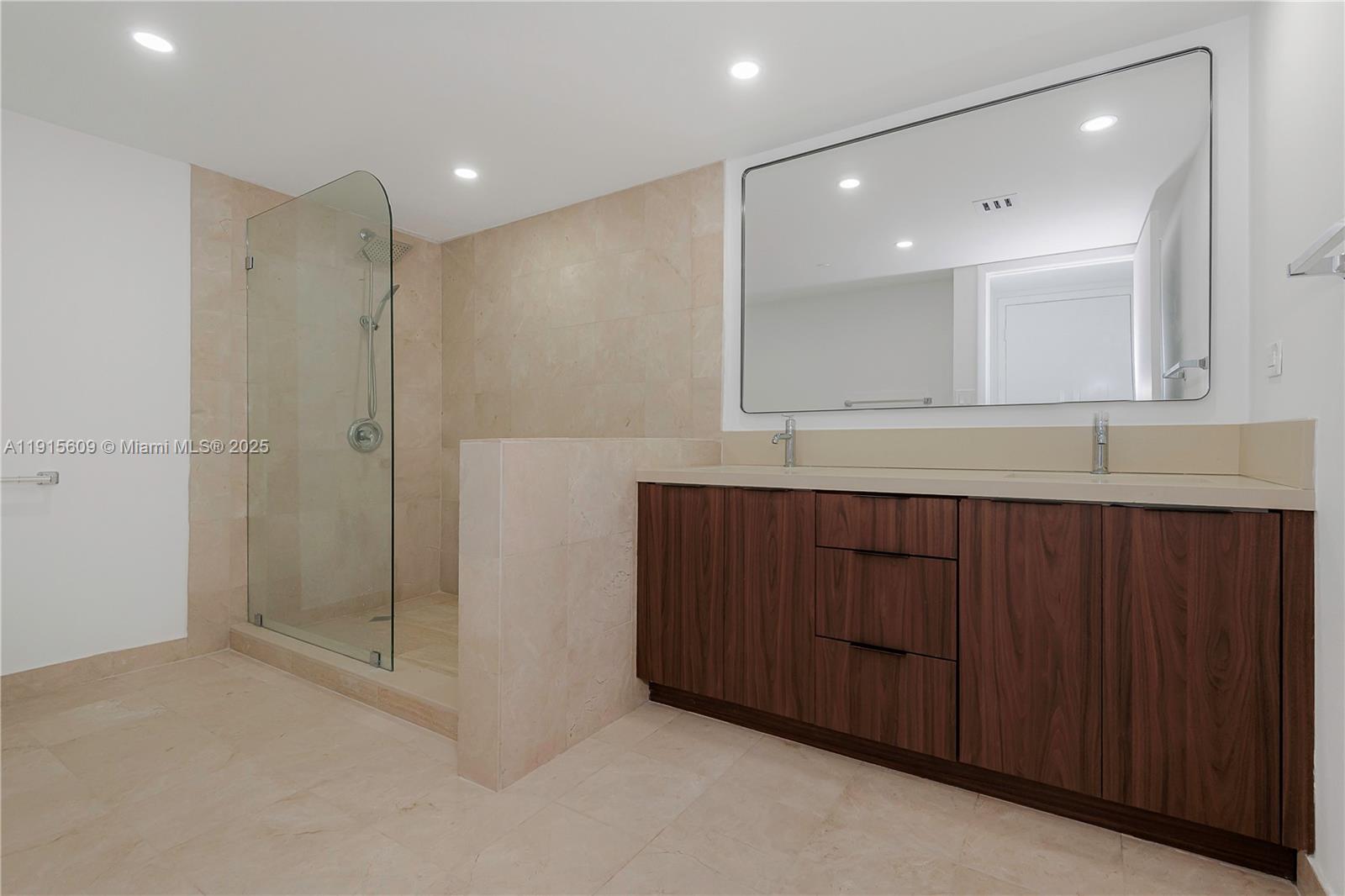 OCEAN 88 - Residential