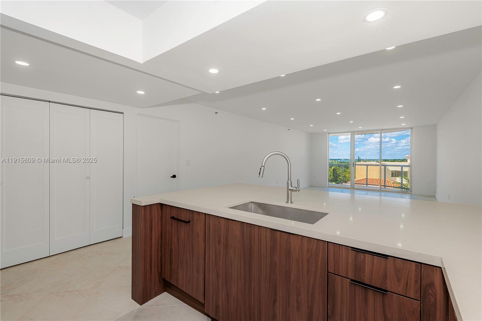 OCEAN 88 - Residential