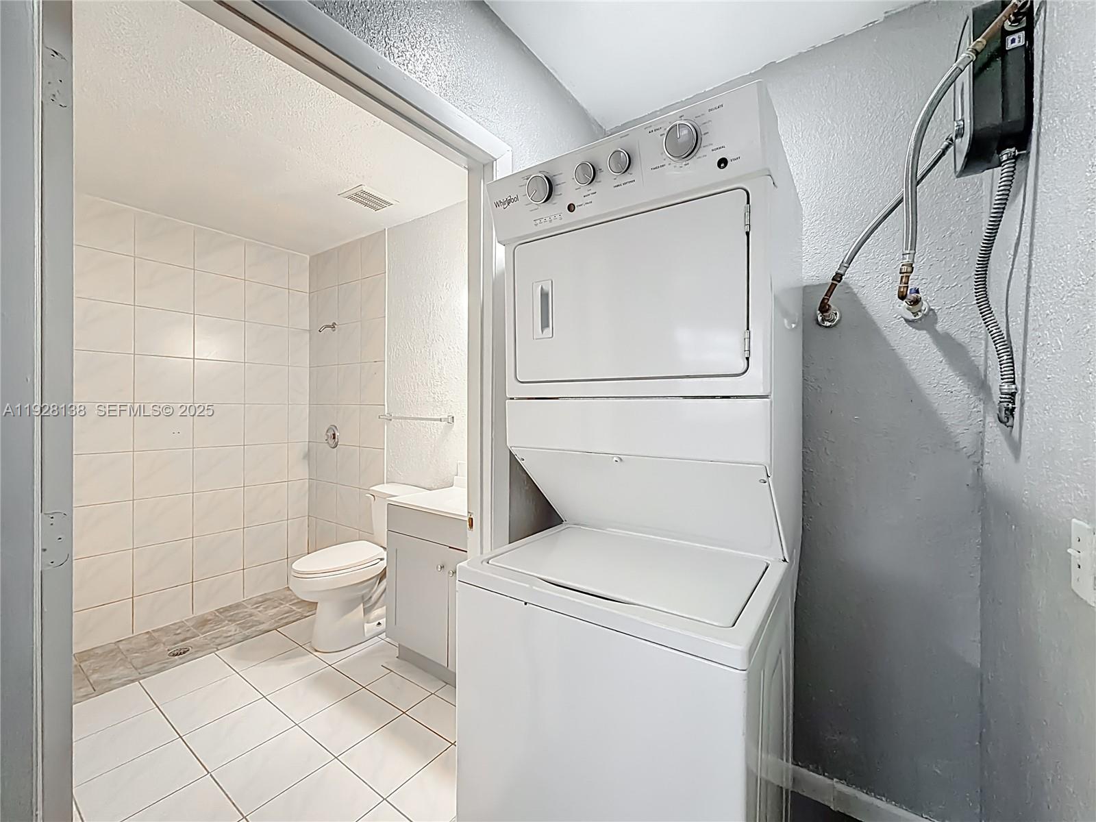 FIRST ADD TO THE HIGHLAND - Residential Lease