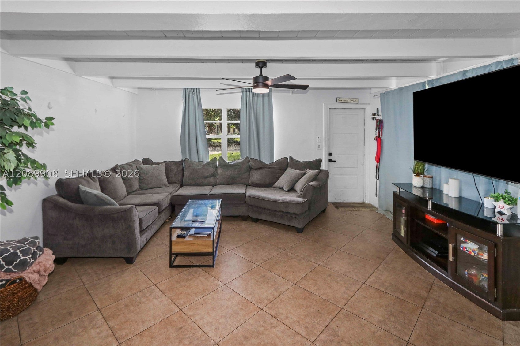 1221 NE 26th Ave