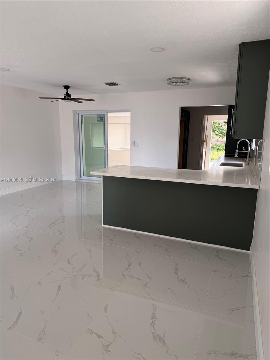 BOULEVARD ESTATES - Residential Lease