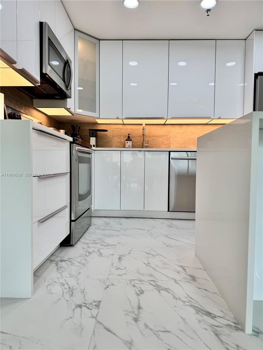 ROND POINT CONDO - Residential