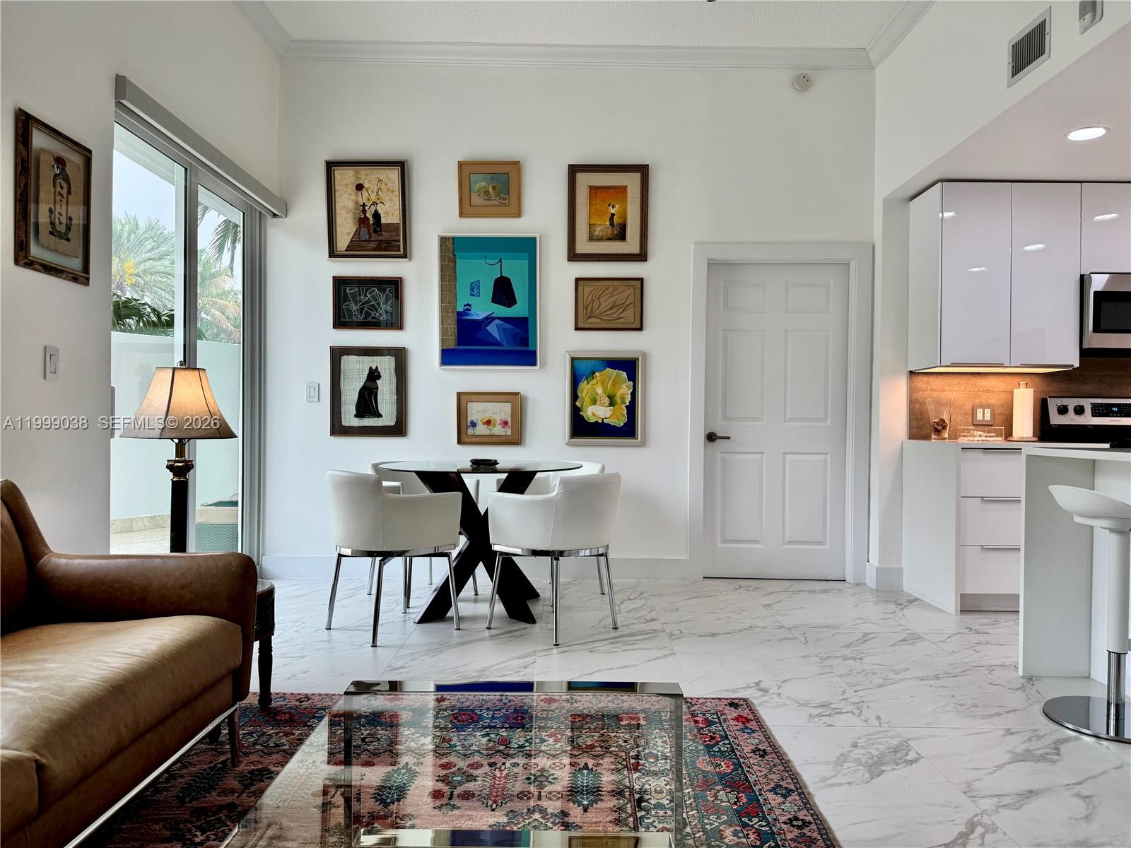 ROND POINT CONDO - Residential