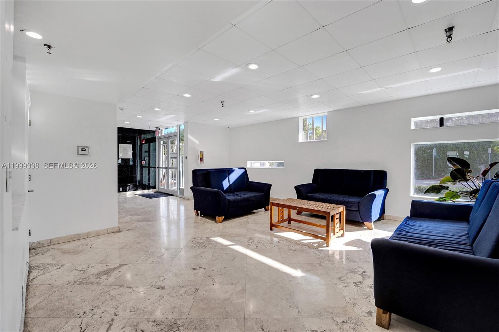 ROND POINT CONDO - Residential