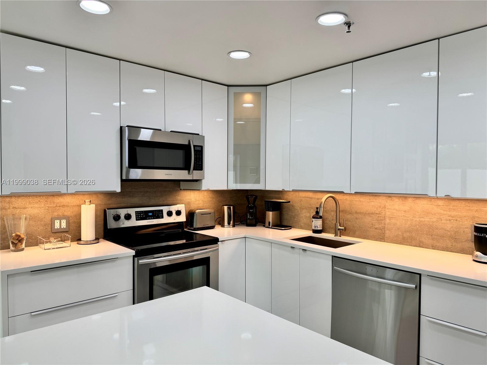 ROND POINT CONDO - Residential