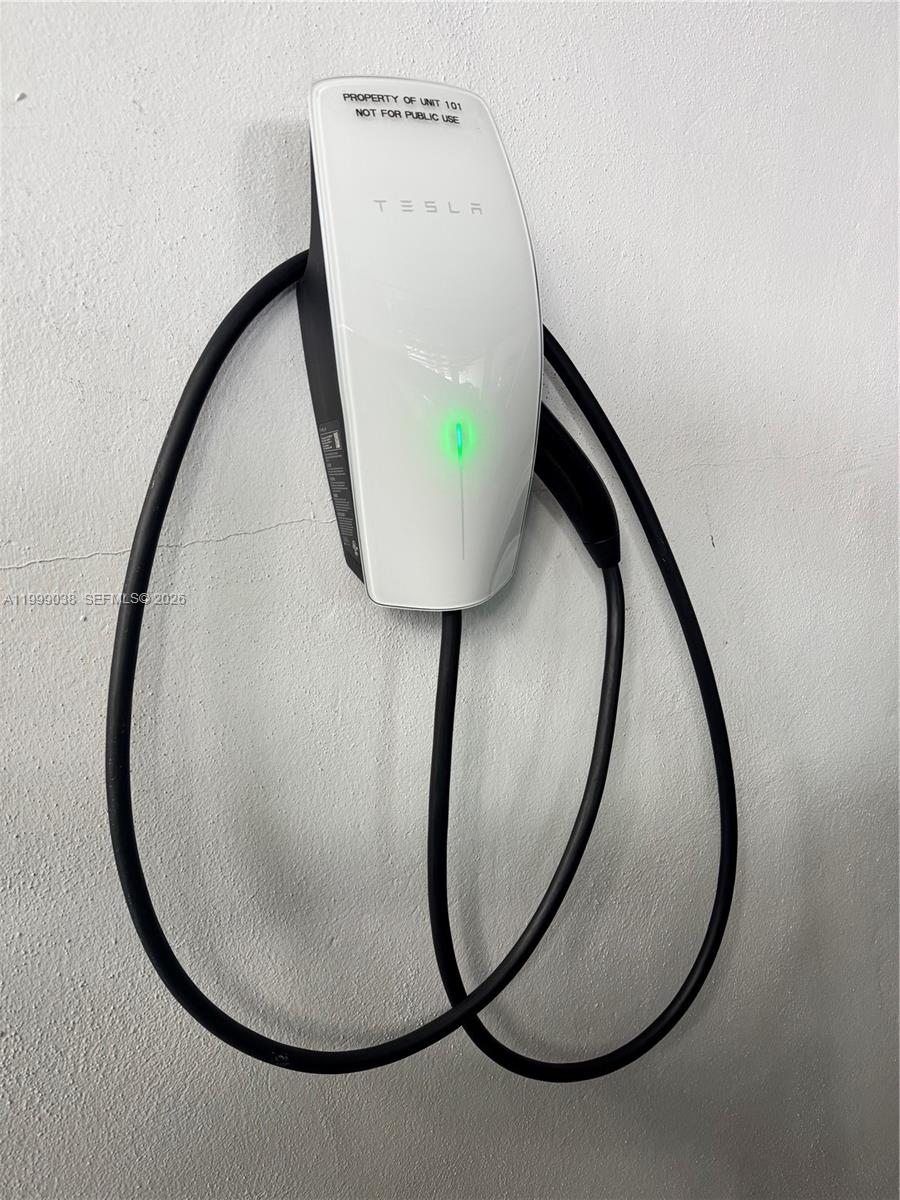 ROND POINT CONDO - Residential