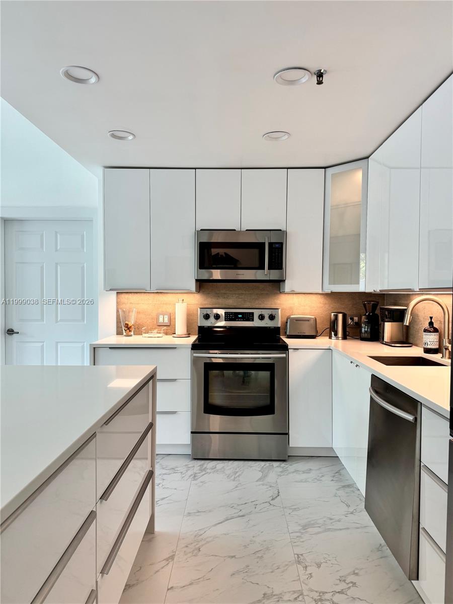 ROND POINT CONDO - Residential