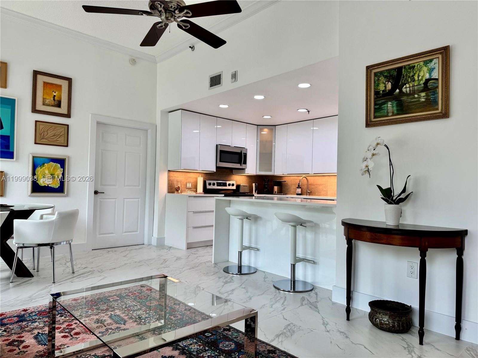 ROND POINT CONDO - Residential