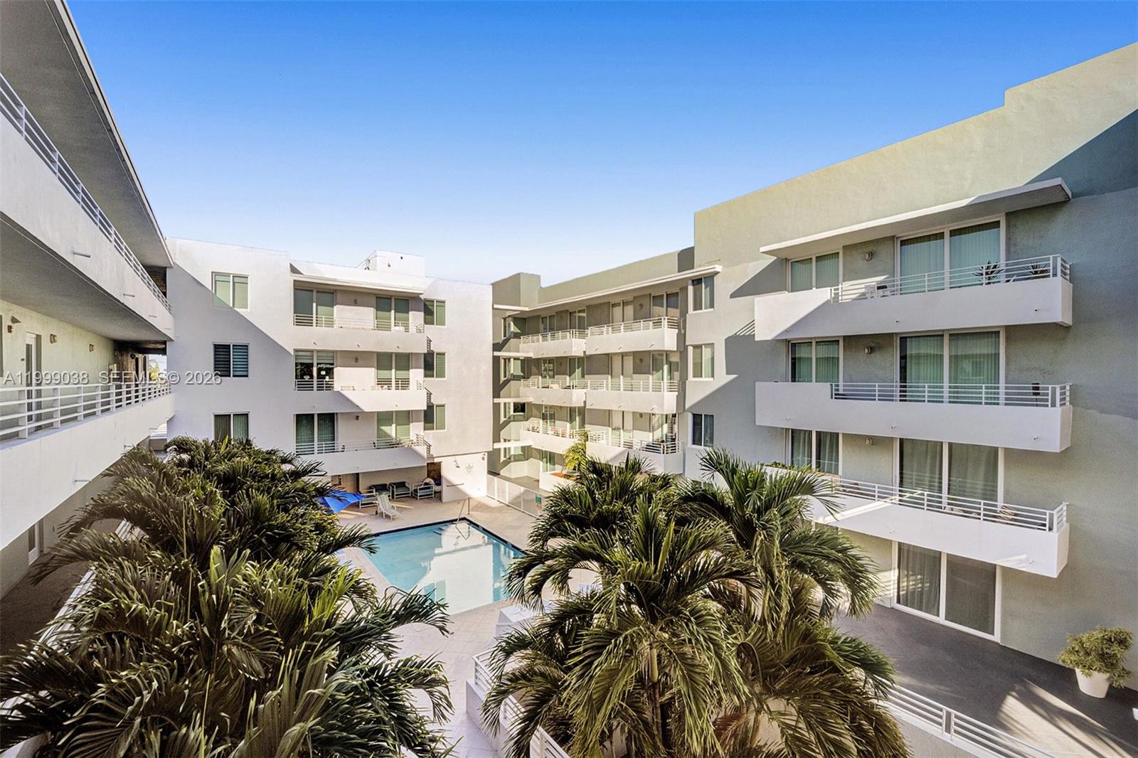 ROND POINT CONDO - Residential