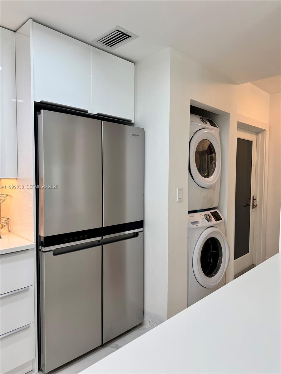 ROND POINT CONDO - Residential