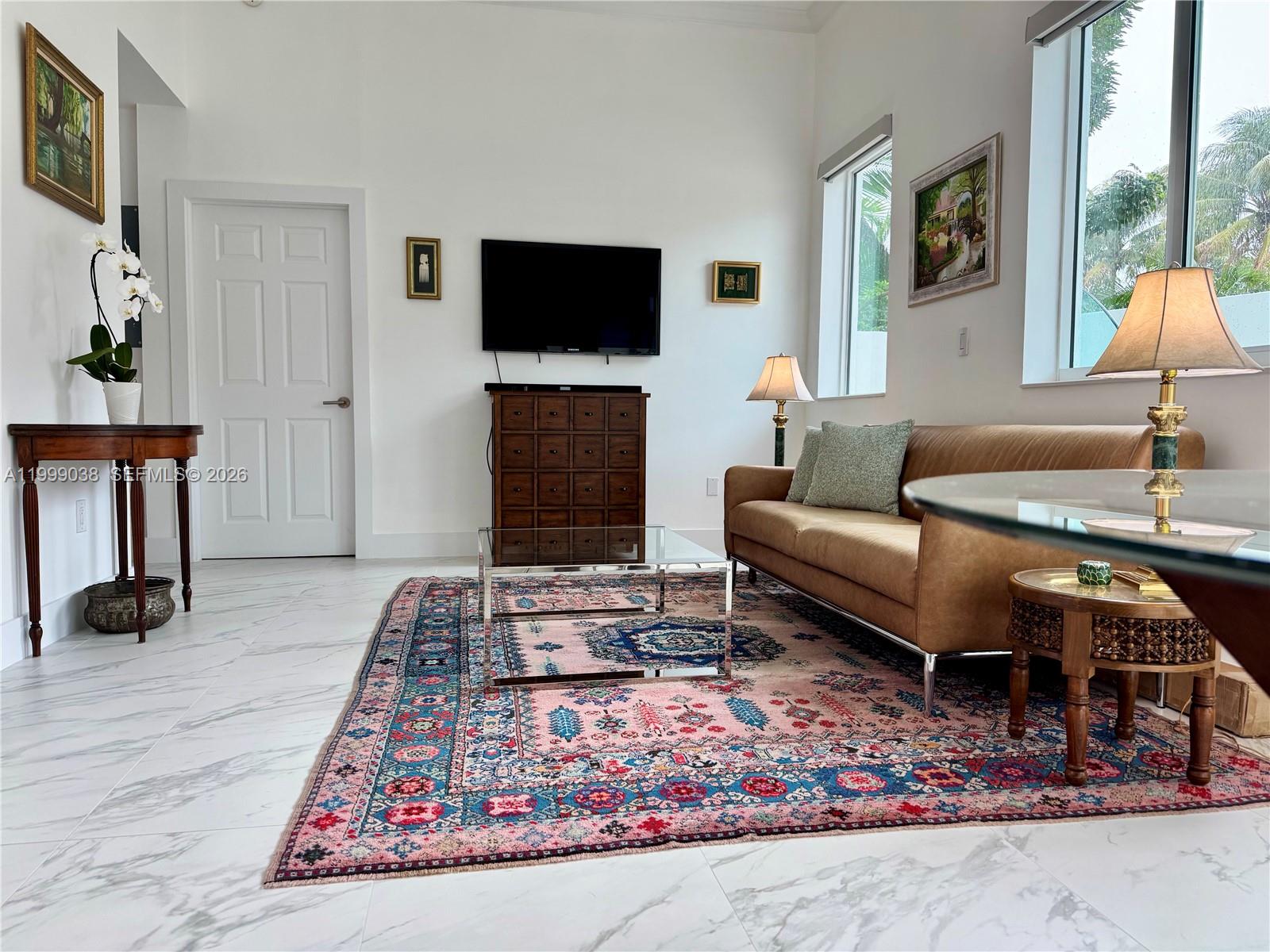 ROND POINT CONDO - Residential