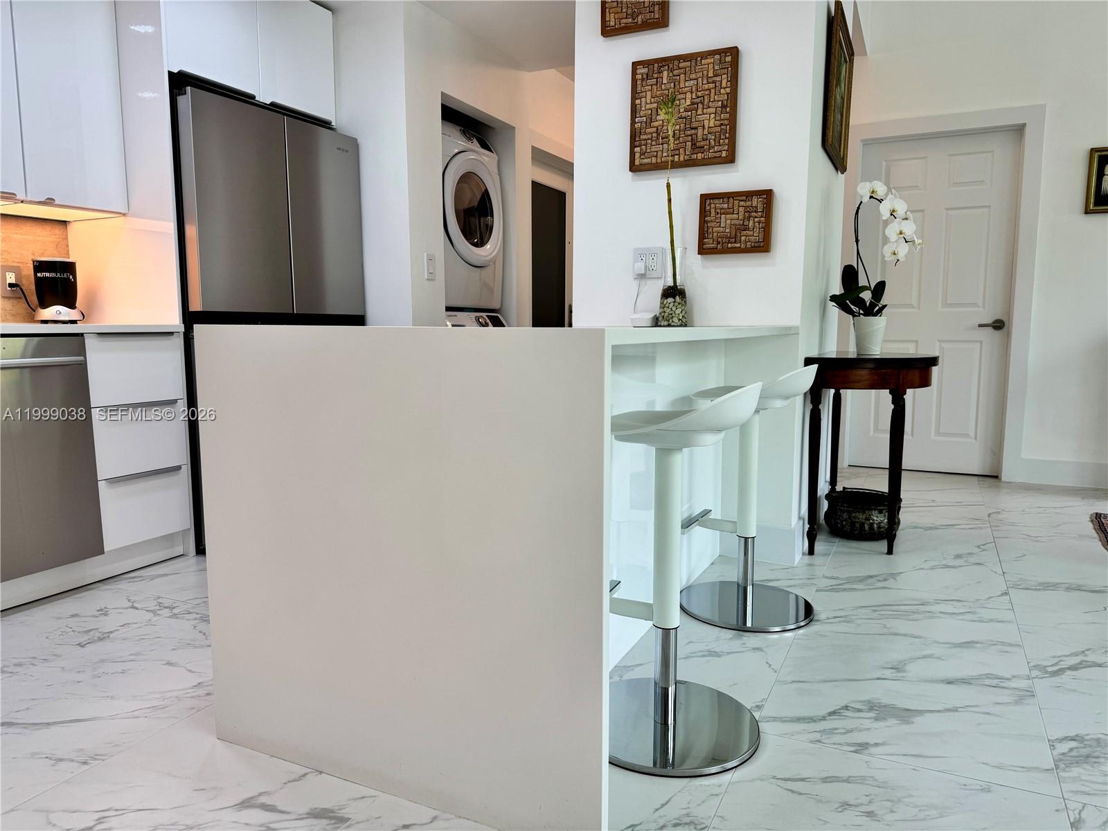 ROND POINT CONDO - Residential