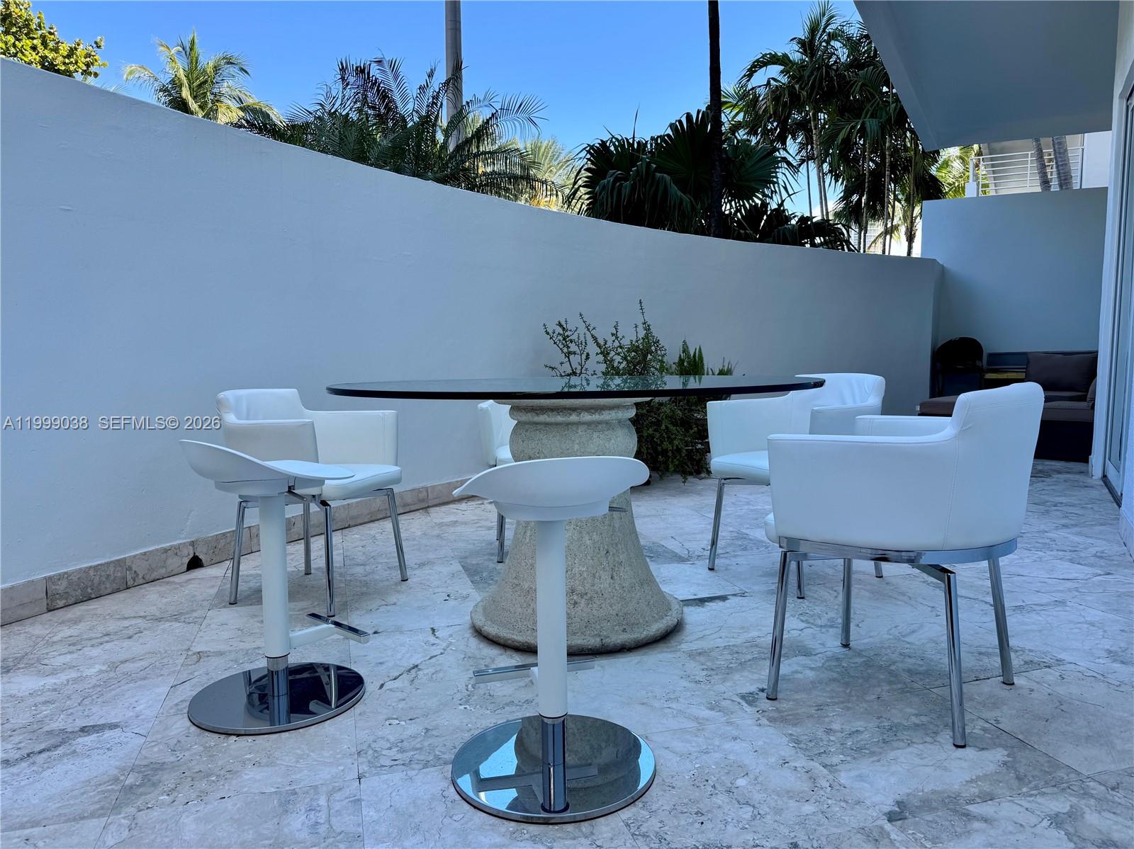 ROND POINT CONDO - Residential