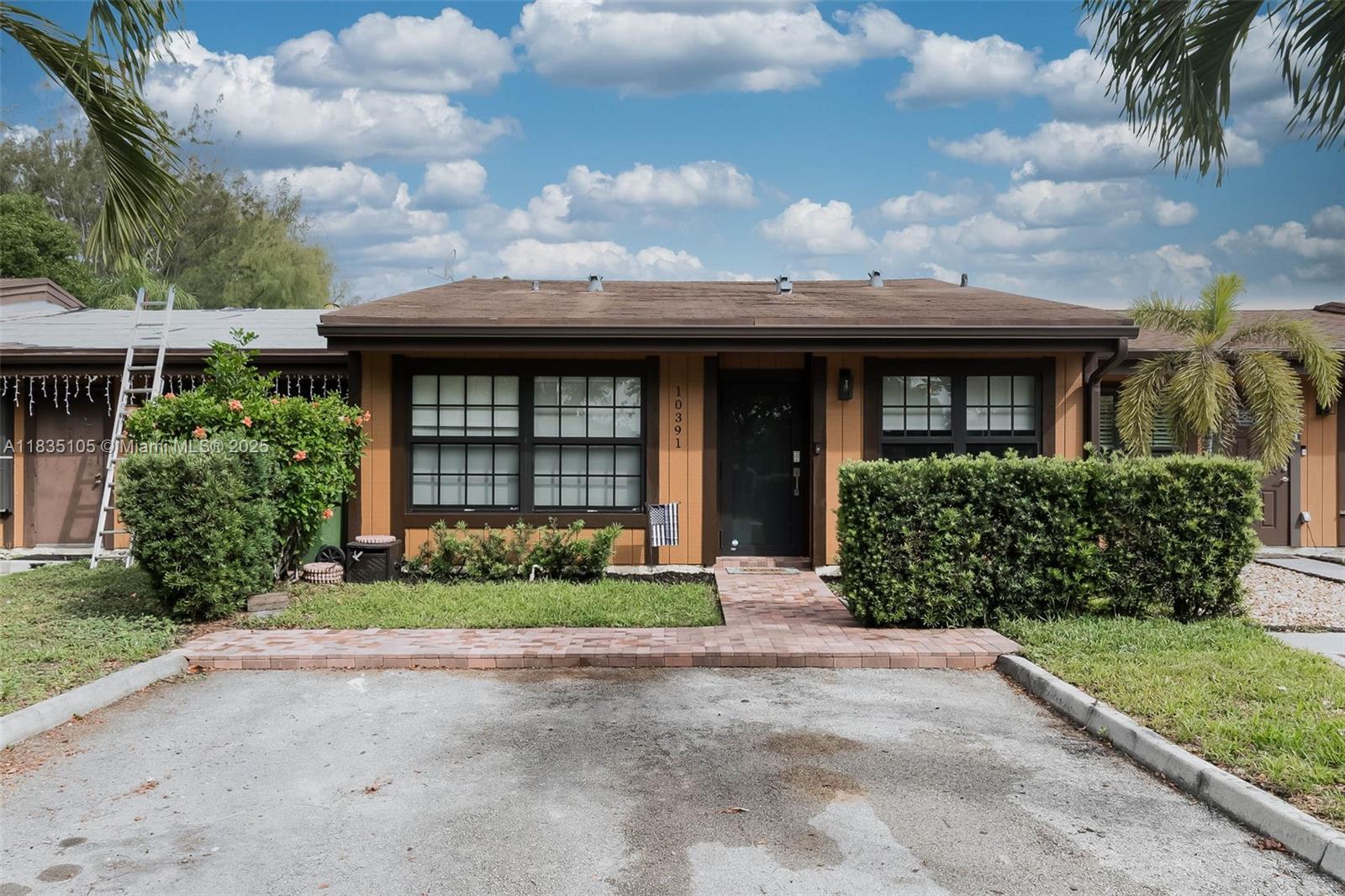 10391 Jasmine Ct
