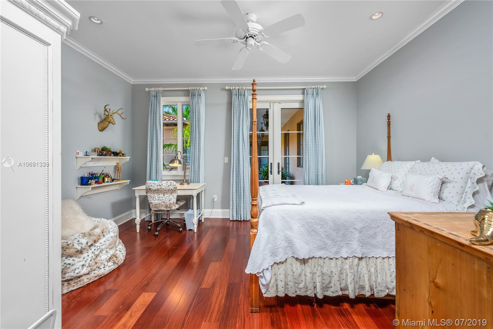 CAPE FLORIDA - Residential