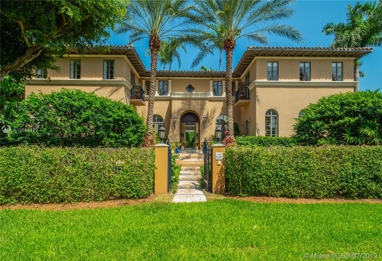 CAPE FLORIDA - Residential