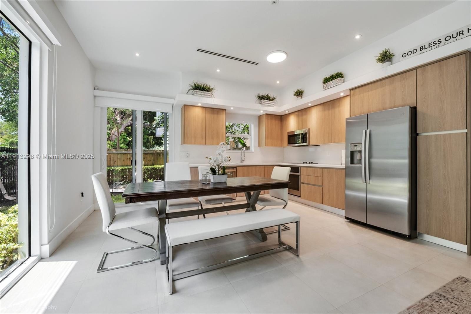 POMELO PARK - Residential Lease