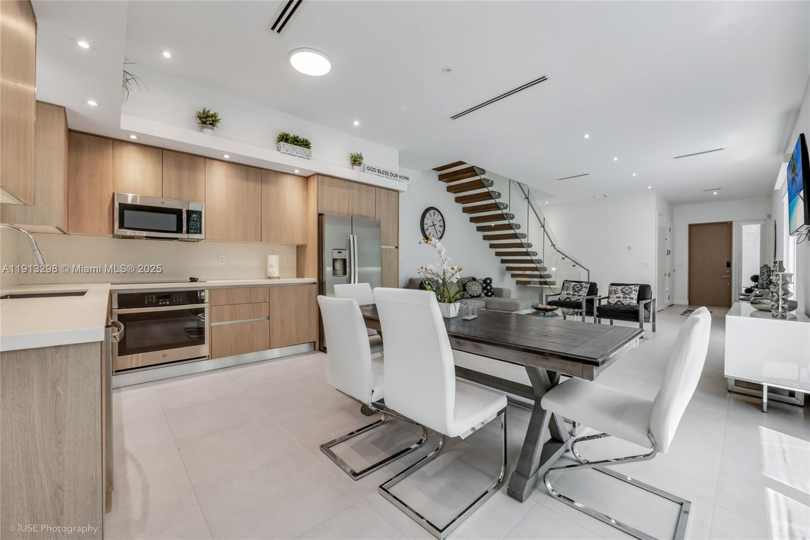 POMELO PARK - Residential Lease