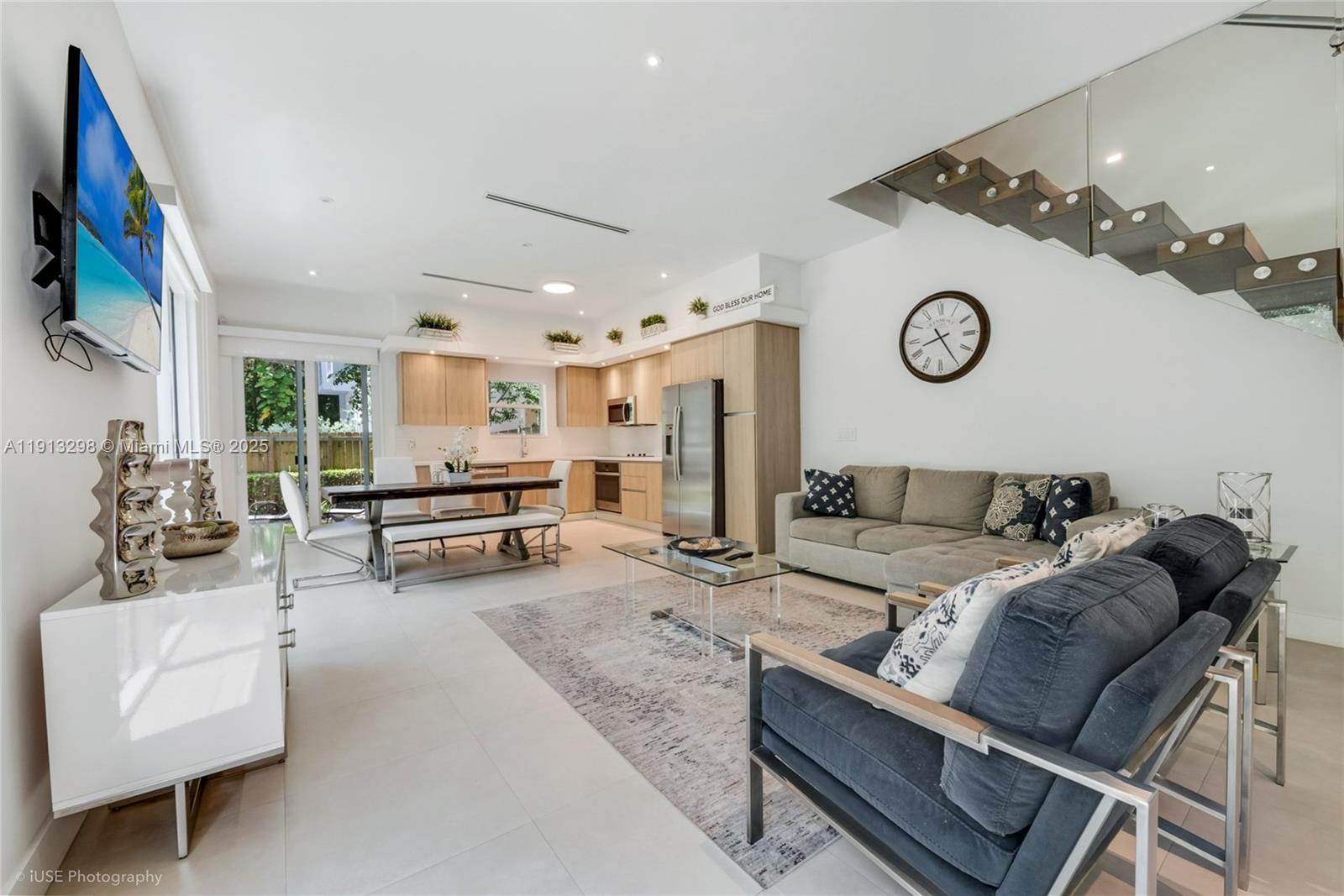 POMELO PARK - Residential Lease