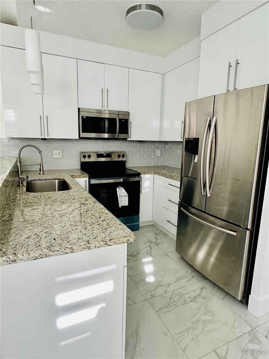 CHAPEL TRAIL II - Residential Lease